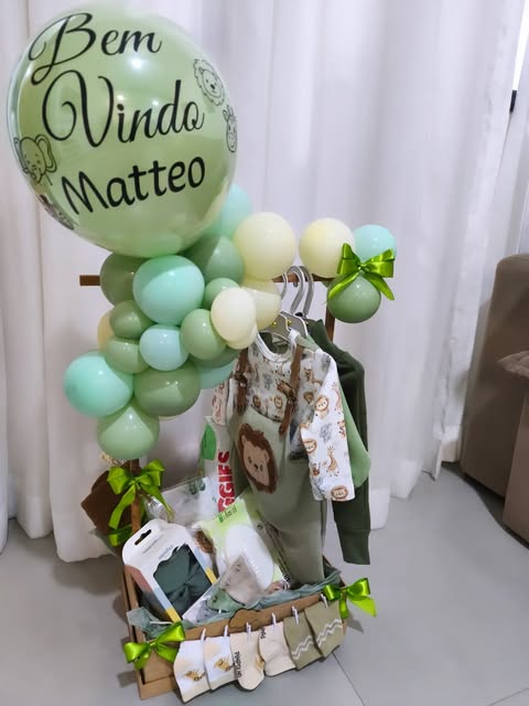 Presente com balão personalizado — trabalho publicado pela Limkids